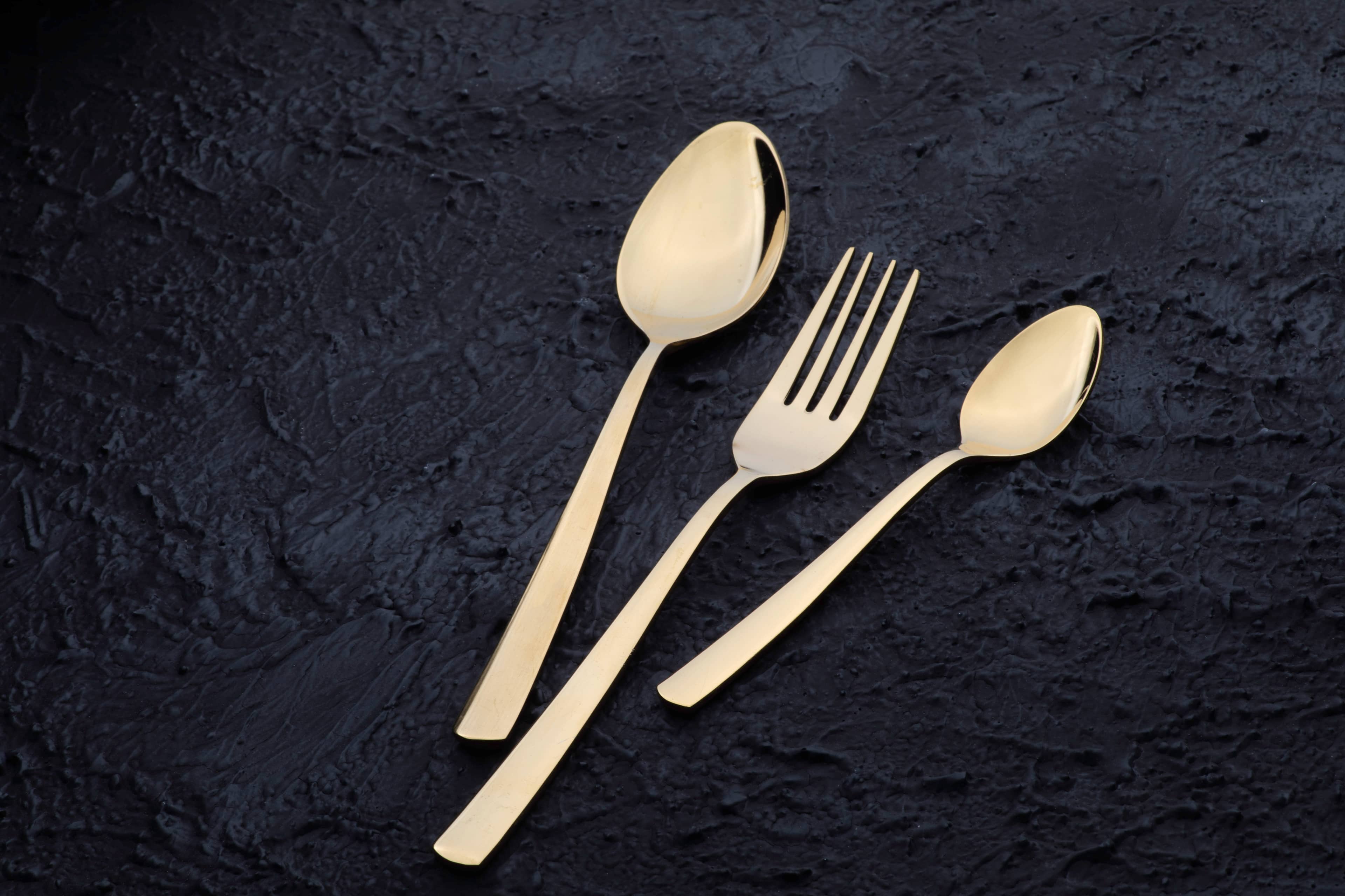 Pasha Rome157/128/86/32-Piece 18/10 Stainless Steel Cutlery Set