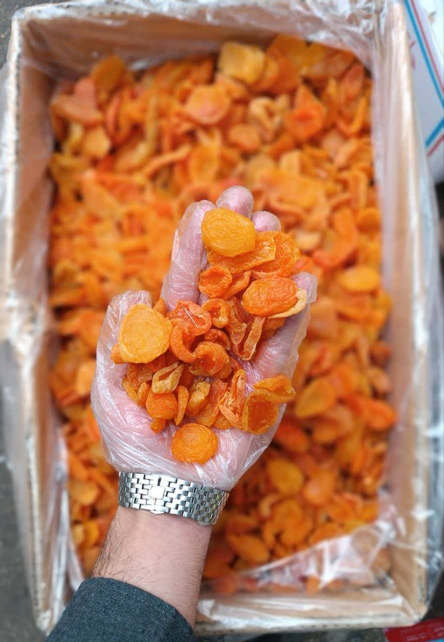 First-class apricot export from Azerbaijan. Apricot leaves or ghaysi leaves are one of the most delicious snacks and seasonings for all kinds of foods. It is rich in iron and helps to relieve anemia, reduce lung disease and is good for the heart.