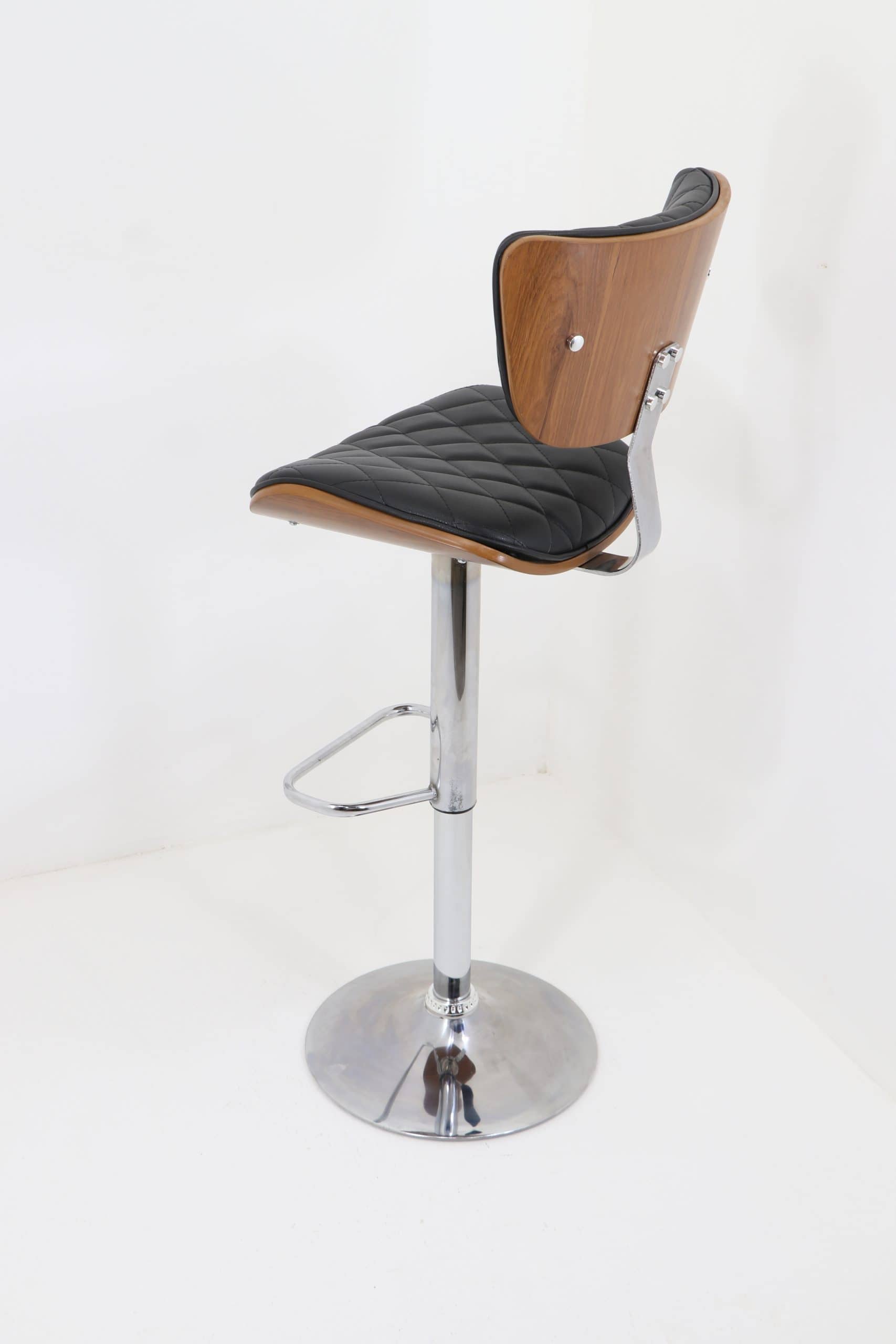 Open Jack Chair Model 2040 with Diamond Stitching - Hydraulic Swivel Chair