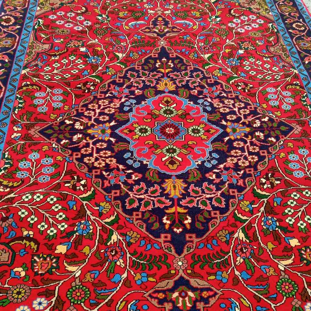 Malayer Handwoven Persian Rug-Lachak Pich Design, Deep Red Ground