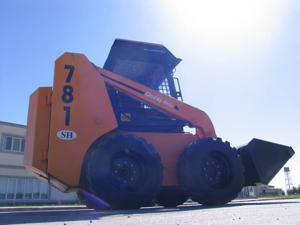 Skid Steer Loader – Model 781 (Mini Loader)