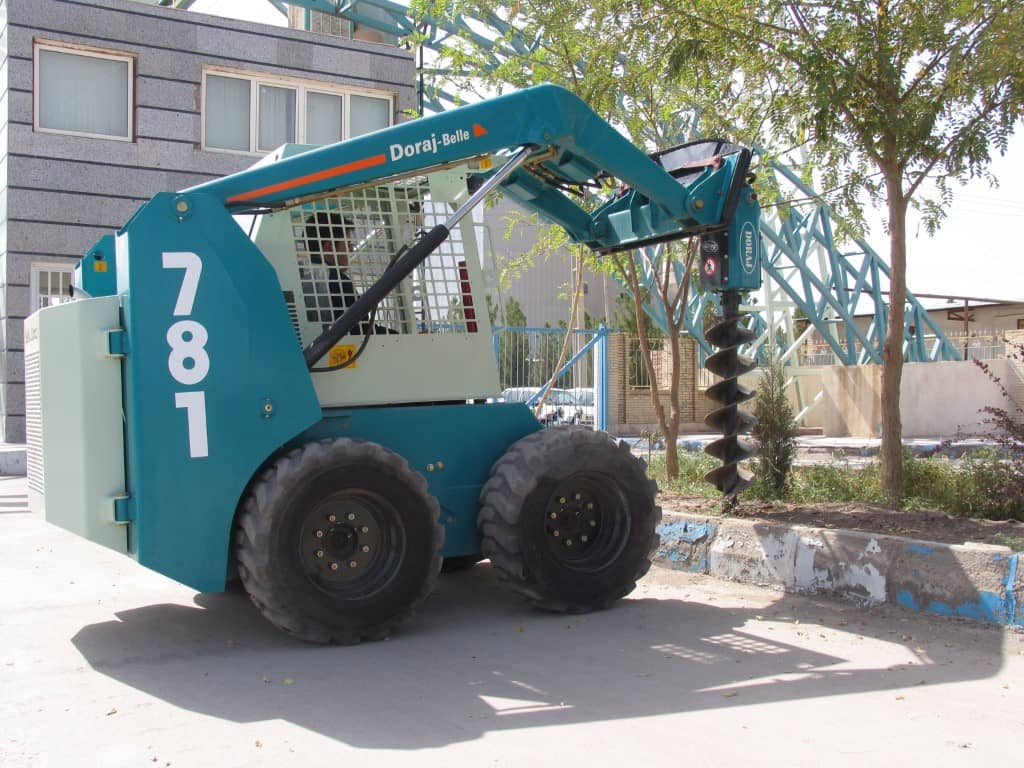 Skid Steer Loader – Model 781 (Mini Loader)