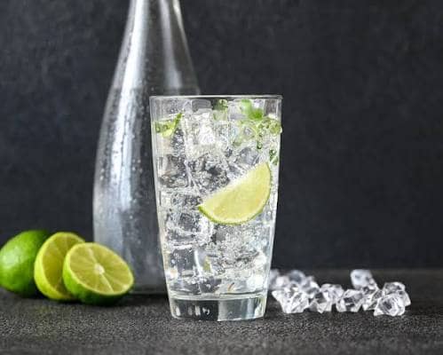 Crystal Glass Bottle Sparkling Water  Plain & Lemon Flavors 300ml