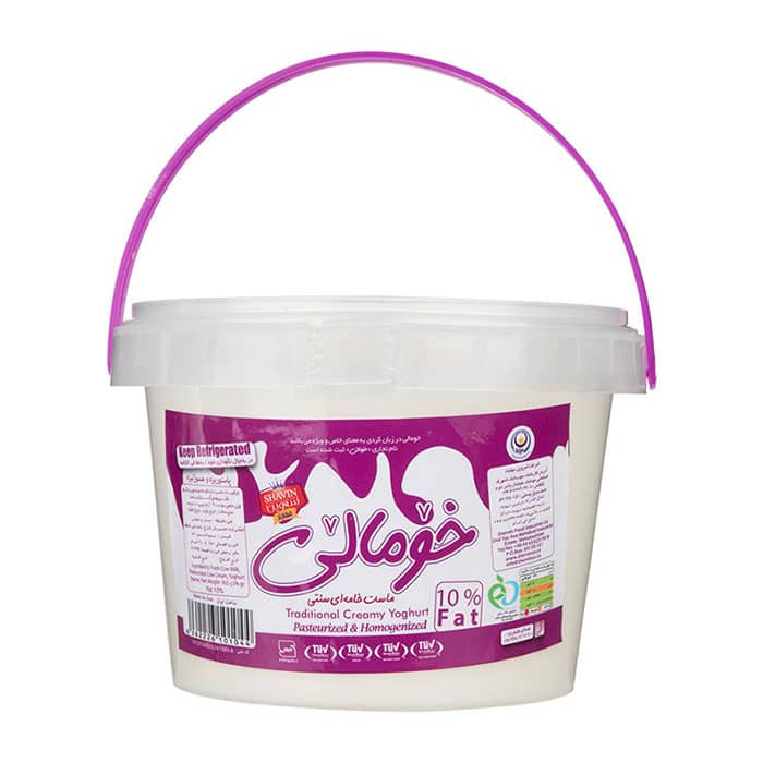Traditional creamy yogurt 