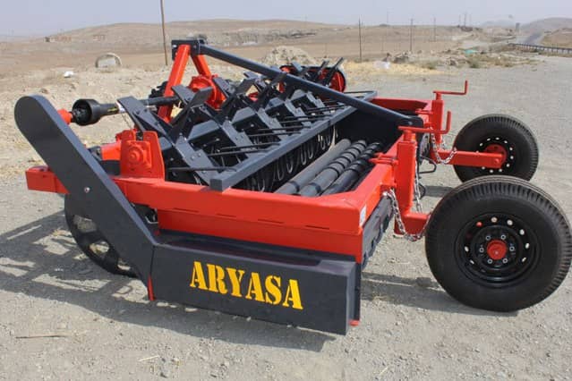 Six-row disc beet harvester