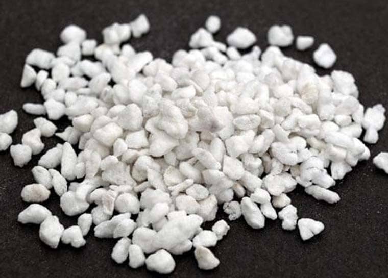 Volcanic Glass ( Perlite )