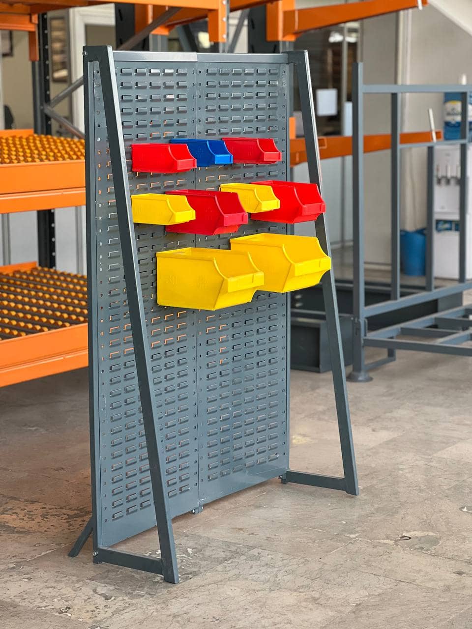 box storage stand (louvered panel)