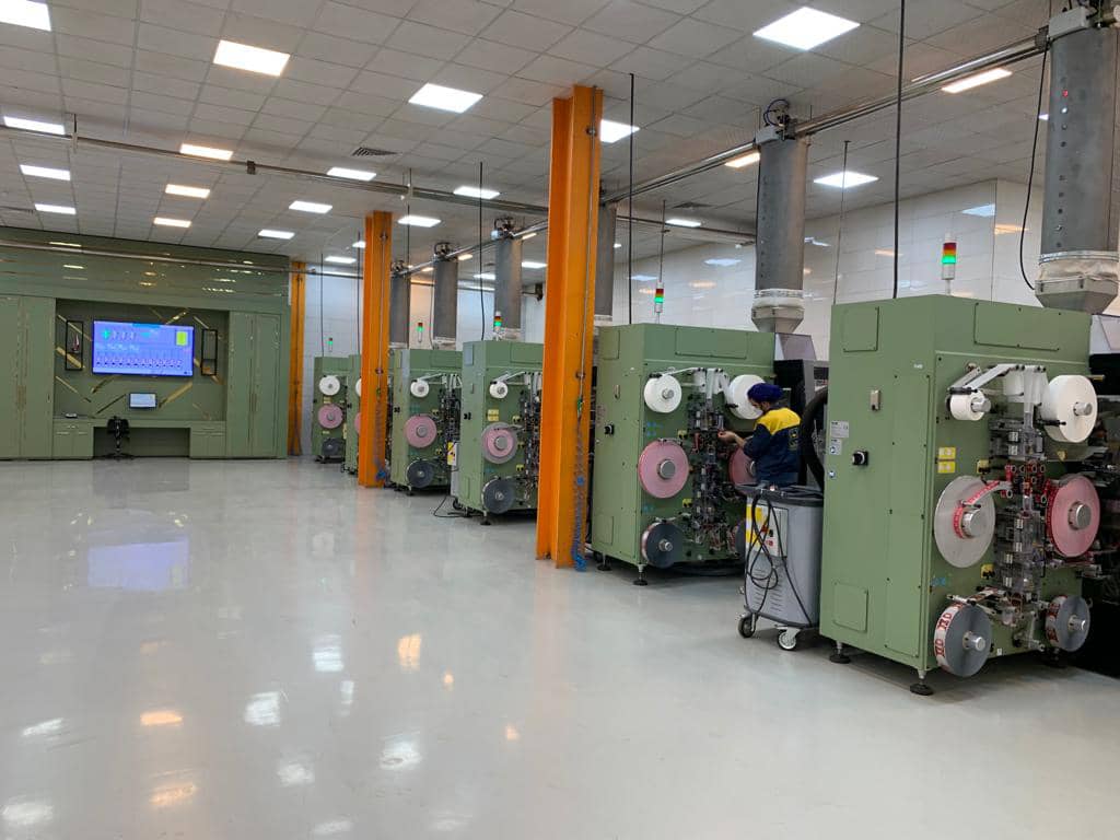 Vacuum conveyor device