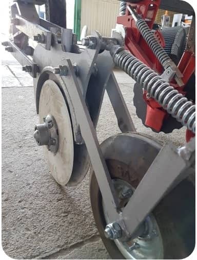 Shilan 2500 A Precision Seed and Fertilizer Applicator