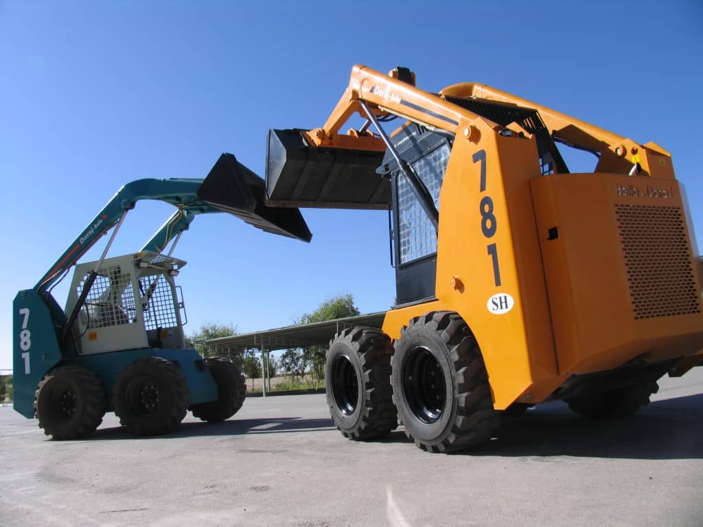 Skid Steer Loader – Model 781 (Mini Loader)
