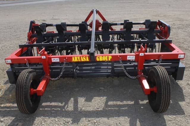 Six-row disc beet harvester