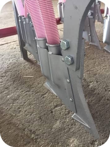Seed and Fertilizer Applicator / Aska 2500 Tractor-Pulled Implement