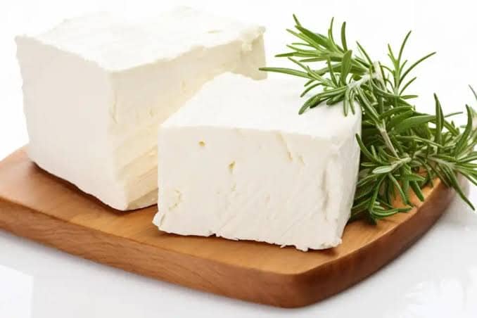 Fresh Bulgarian Cheese IML Packaging (400-800gr - 3-8kg) & Tin (13kg)