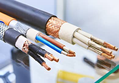 Flexible cable with a cross-section of 2x4