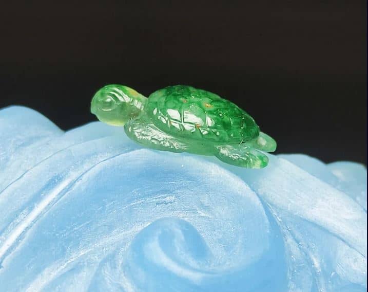 Handcrafted Natural Green Agate Sea Turtle Micro Gemstone Sculpture Pendant Collectible Jewelry Art
